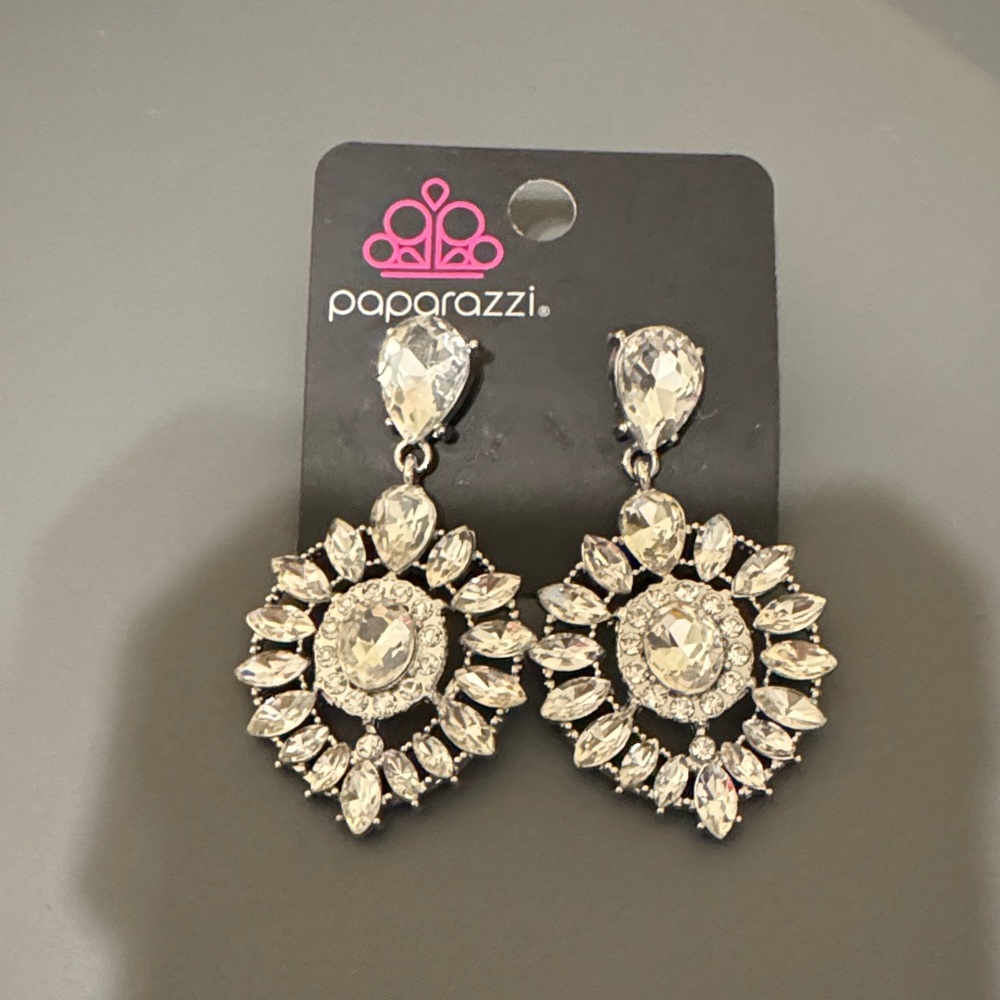 🛍️Silver Teardrop Crystal Earrings